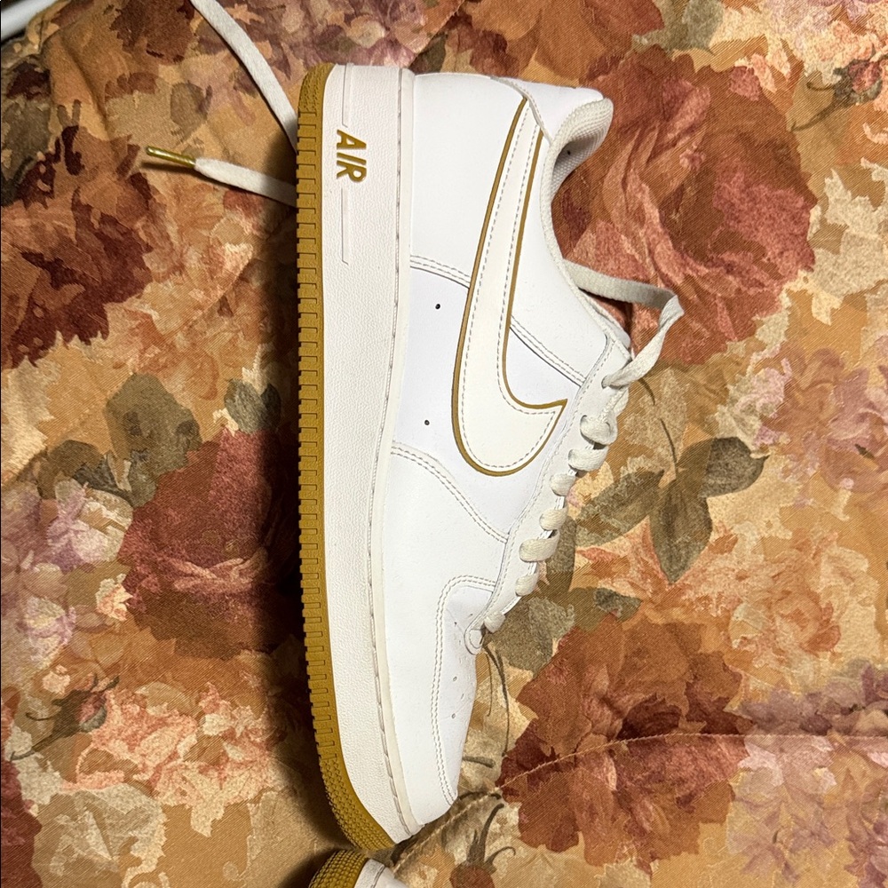 Nike White and Gold Sneakers